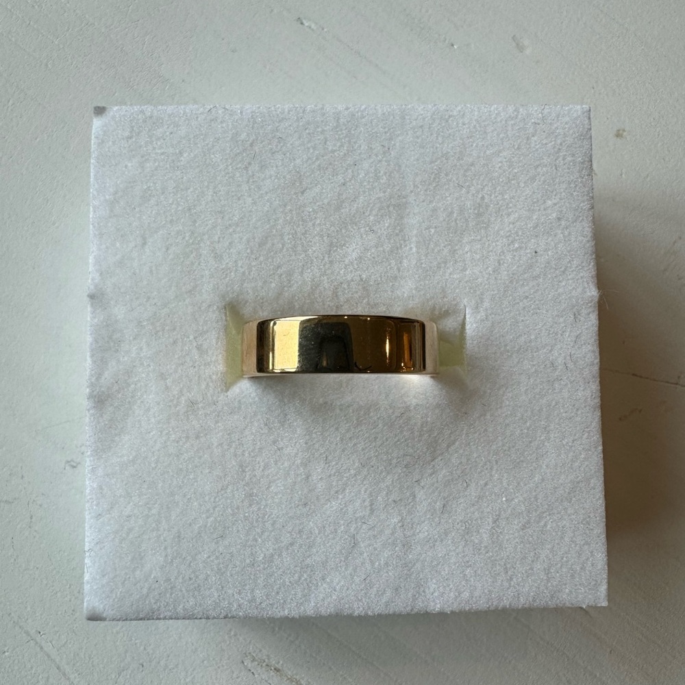 Sonia Jewels • 10kt Yellow Gold 5mm Flat Plain Classic Wedding Band • Size 6 - Picture 4 of 5